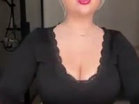 Ik ben hier om te geven wat je nodig hebt - met een lichaam dat smeekt om aangeraakt worden en een verbeelding die geen grenzen kent. Kom spelen en ontdek hoe ver we kunnen gaan...