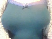 Je suis une bonne chienne à la recherche de bites d