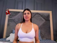 I am that fantasy that comes alive when the lights go out and the camera turns on. For many, I am a company, desire, mystery and complicity. But for me, each visit is an opportunity to connect, play, talk and explore everything you imagine ... or you still don