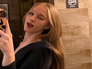 cam girl video chat IleanaNiese