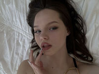 naked camgirl masturbating SelenaNoelle
