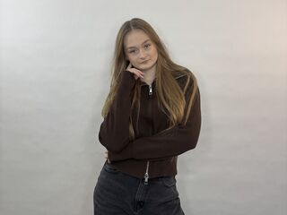beautiful girl webcam SigneKeatley