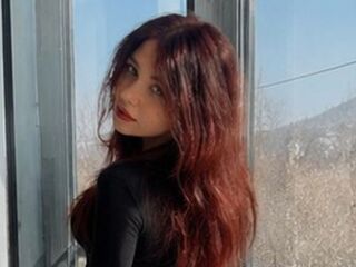 cam girl playing with vibrator VioletteIguina
