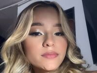 masturbating cam girl AaishaCollin