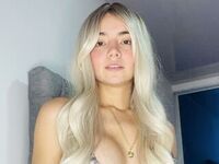 naked camgirl masturbating with vibrator AlisonWillson