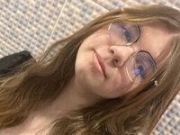 beautiful girlcam AminaBlooms