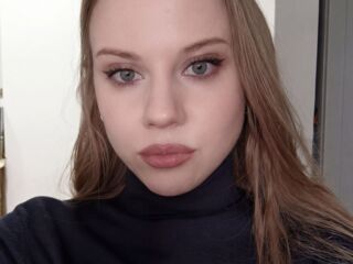 girl fingering bald pussy AngelicaKelly