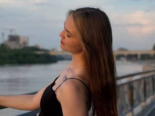 topless webcam girl BeliaAlvino