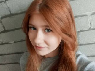 camwhore masturbating with dildo CandaceSempek