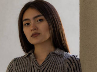 girl fingering pussy CandraGraber