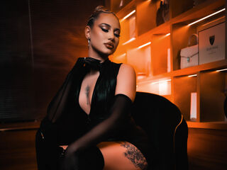 camgirl fingering pussy ChloeGracey