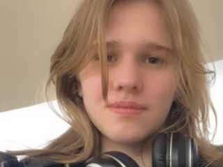 shaved pussy webcam ChristieDemaline