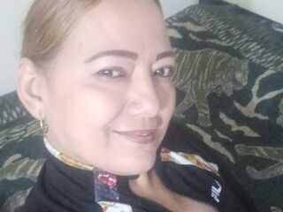 fingering girl webcam  ClauTaylor