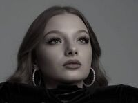 beautiful webcamgirl CreolaScheidler