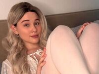 nude webcamgirl pic DeluaMoon