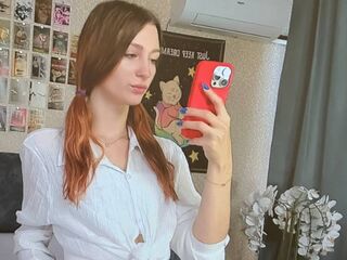 masturbating camgirl EddaEngin