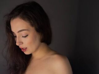 hot cam girl masturbating with vibrator ElaraEden