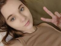 cam girl playing with sextoy ElswythCoyner
