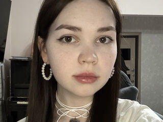cam girl EmilyCarler