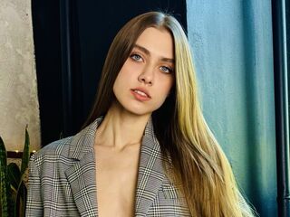 girl topless EmilyMontgomery