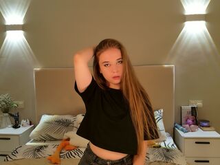 camgirl masturbating with vibrator EmmaHix