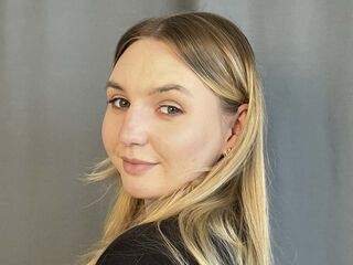 chatrubate cam girl FloraBrenden