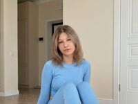 hot cam girl fingering shaved pussy FransiscaOrdiway