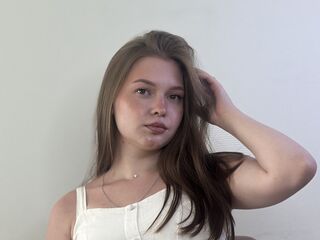 hot cam girl fingering shaved pussy FredericaGallien