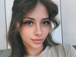 camgirl playing with dildo GigiTijerino