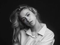 girl GwynethHibbits