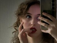 cam girl playing with vibrator IrishMcauliffe