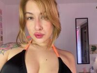 cam girl playing with sextoy IsabellaPalacio