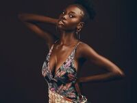 camgirl showing tits IssaJenner