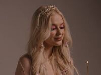 cam girl playing with dildo IvyAvery