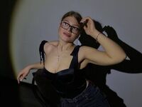 fingering camslut JennyBlossom