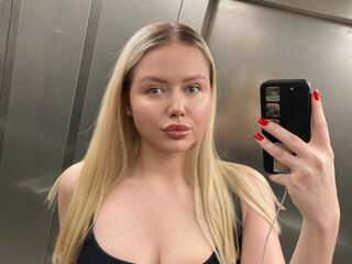 cam slut chat room JuliaRupert