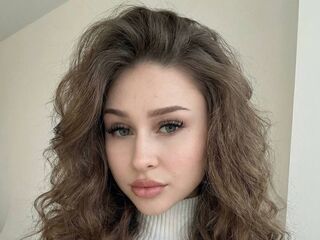 masturbating JunitaDroze