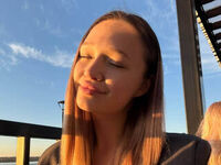 show live KatharineDeakyne