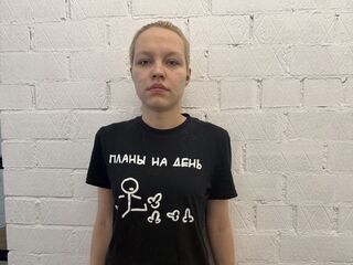 shaved pussy cam KirstieSchiffert