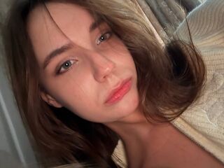 hot webcamslut KyungInguardsen