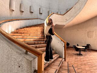 fingering cam girl LauraSnok