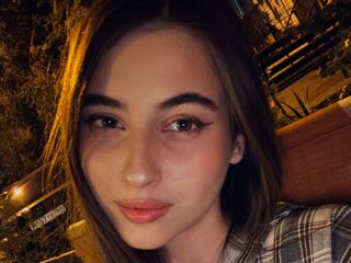 chatrubate cam girl LeiaFrost