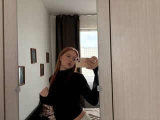 naked cam girl masturbating with sextoy LennieLukasik