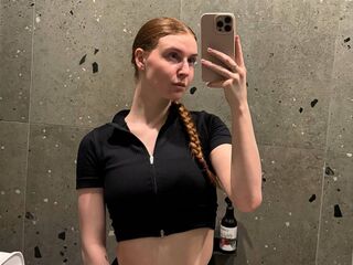 free webcam chat LessieNunz