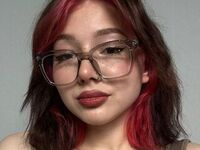 bedroom live cam LessyGrayce