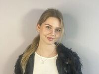naughty camgirl masturbating with vibrator LiaMotzer