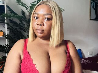 camwhore fingering pussy LilianLeo