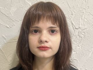 naked webcam girl fingering LillyMilly