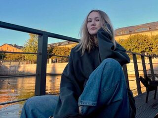 hot cam girl masturbating LillyStill