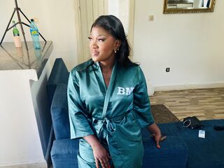 camslut spreading pussy LisaNitti